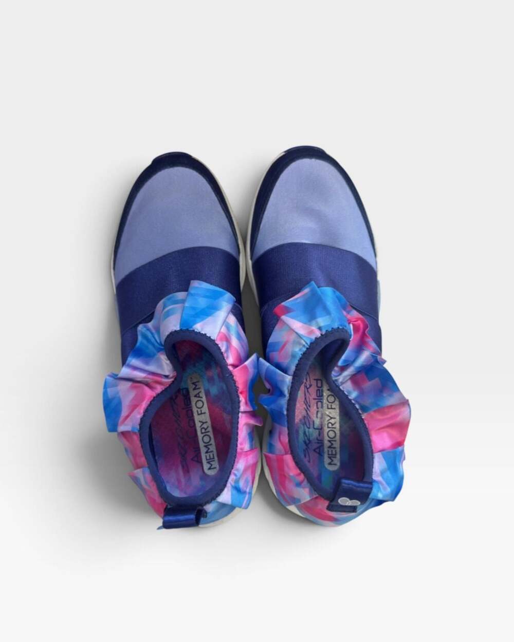 Skechers Ruffled Up Memory Foam Slip On Sneakers girls sz 4